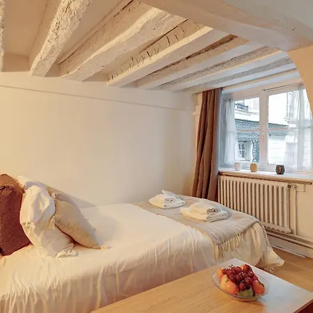 5002 Deborah - Superbe A Paris