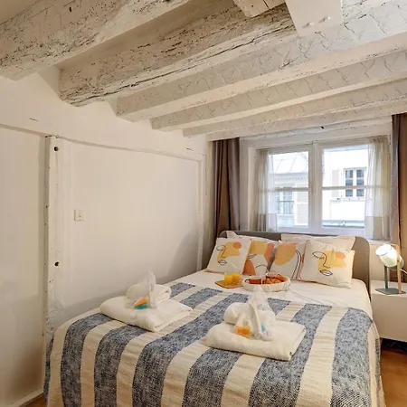 5002 Deborah - Superbe A Apartment